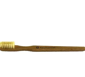 Holzzahnbürste mit Naturborsten – Buchenholz geölt – Härtegrad hart (fest)